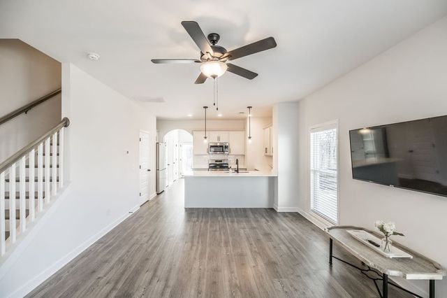 223 Holywell Dr, Gallatin, TN 37066