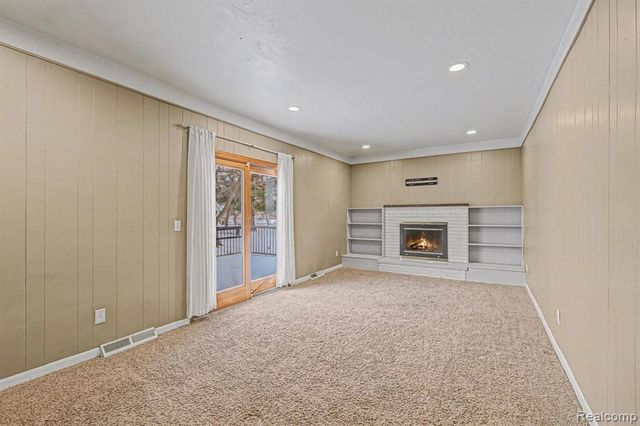 4362 Meadowlark Drive, Grand Blanc, MI 48439