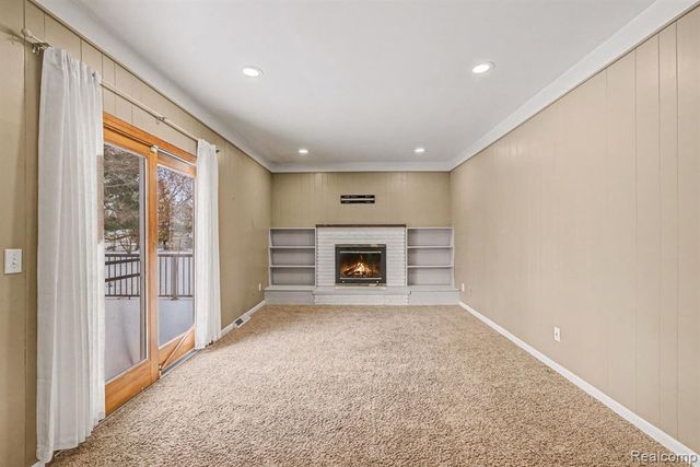 4362 Meadowlark Drive, Grand Blanc, MI 48439