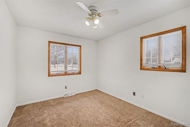 4362 Meadowlark Drive, Grand Blanc, MI 48439