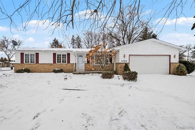 4362 Meadowlark Drive, Grand Blanc, MI 48439