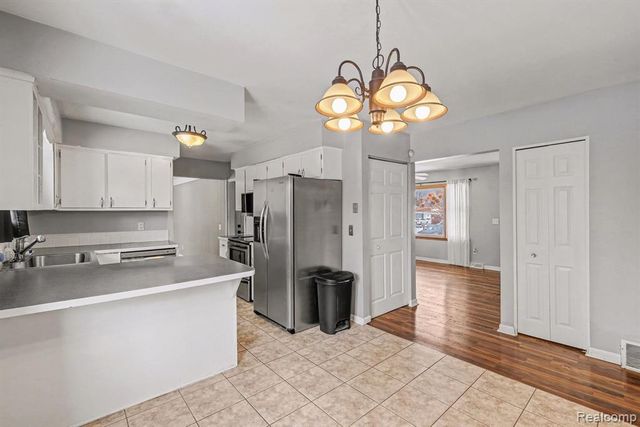 4362 Meadowlark Drive, Grand Blanc, MI 48439