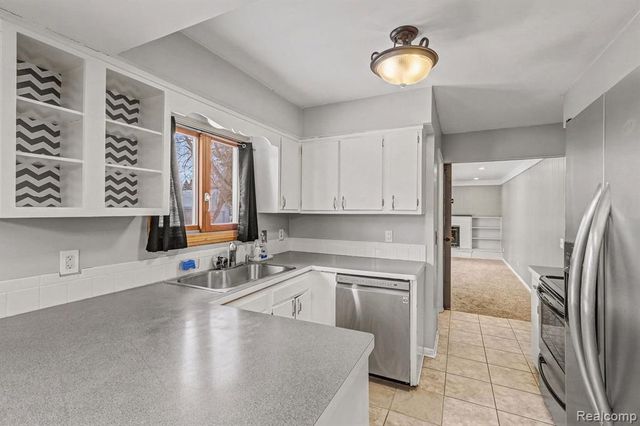 4362 Meadowlark Drive, Grand Blanc, MI 48439