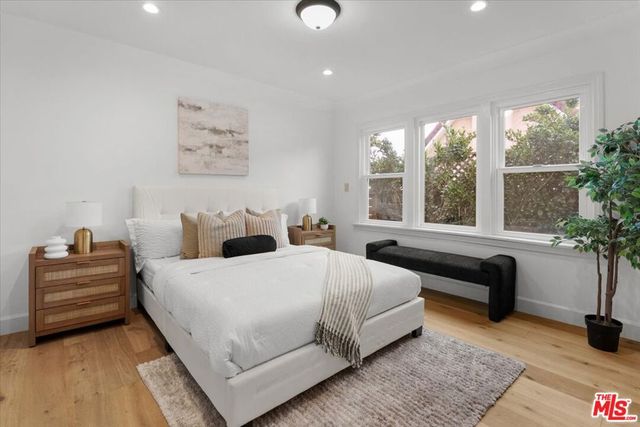 1343 Carmona Avenue, Los Angeles, CA 90019