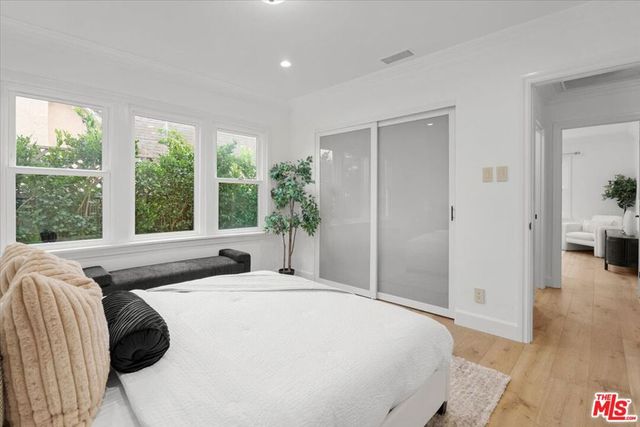 1343 Carmona Avenue, Los Angeles, CA 90019