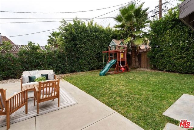 1343 Carmona Avenue, Los Angeles, CA 90019