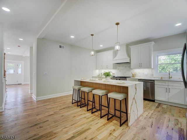 314 Madison Hill Rd, Clark Twp., NJ 07066