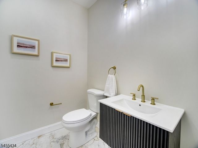 314 Madison Hill Rd, Clark Twp., NJ 07066