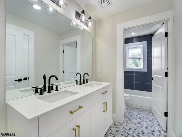 314 Madison Hill Rd, Clark Twp., NJ 07066