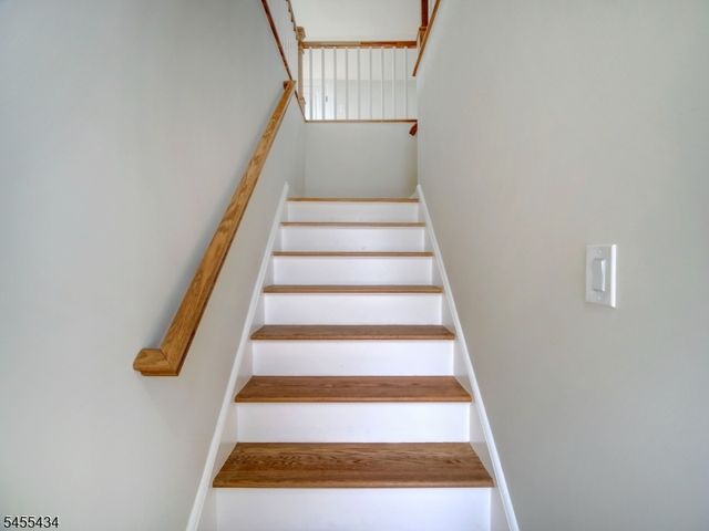 314 Madison Hill Rd, Clark Twp., NJ 07066