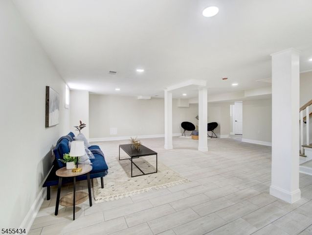 314 Madison Hill Rd, Clark Twp., NJ 07066