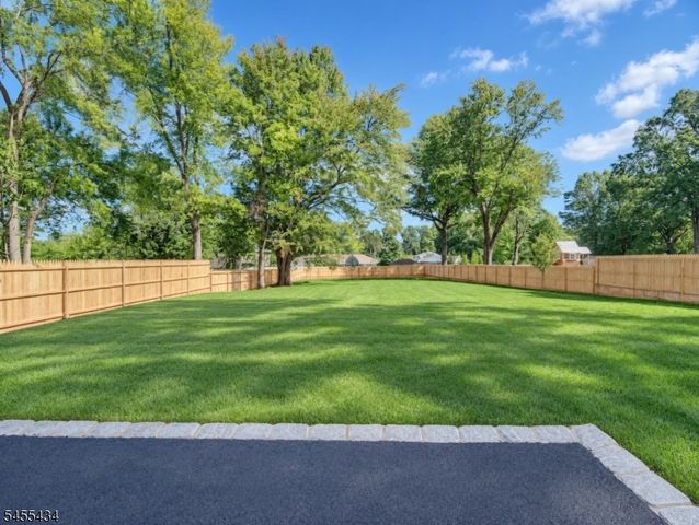 314 Madison Hill Rd, Clark Twp., NJ 07066