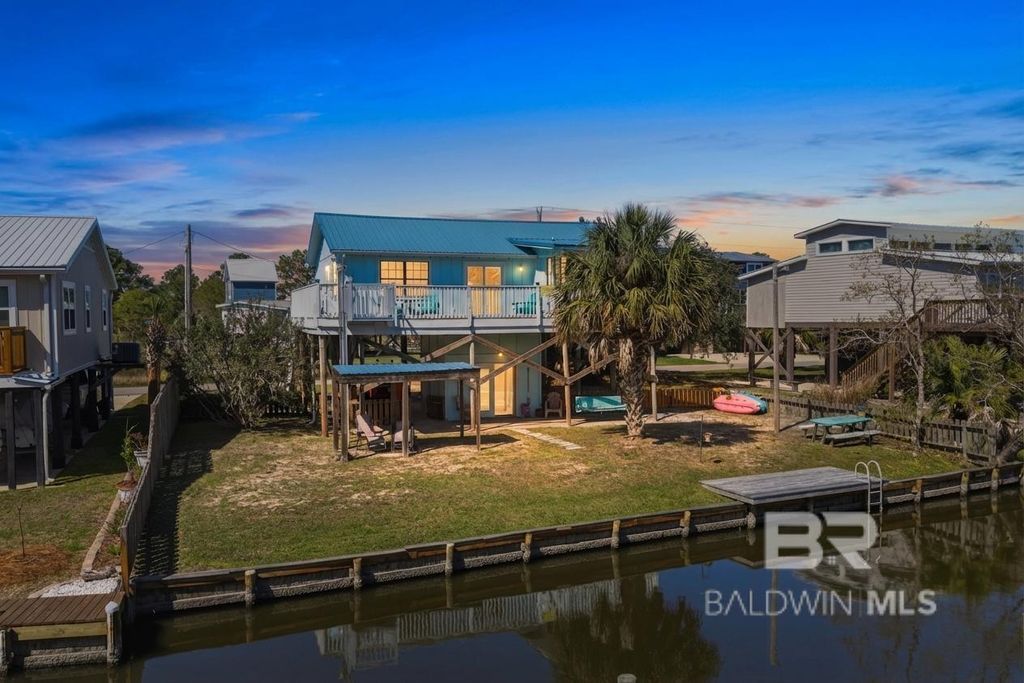 429 Creekview Avenue, Gulf Shores, AL 36542