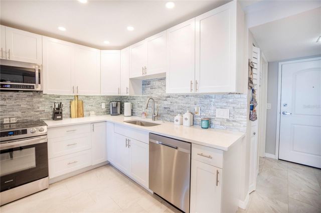 7300 SUN ISLAND DRIVE S 602, South Pasadena, FL 33707