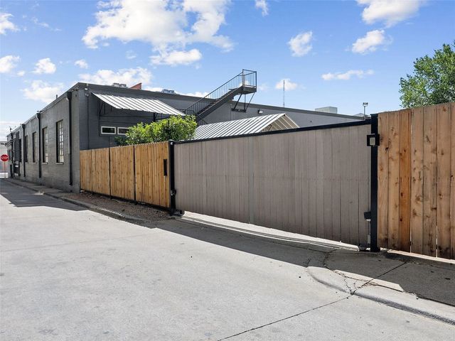 215 N Walton Street 2, Dallas, TX 75226