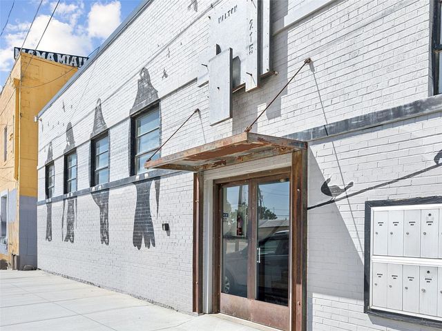 215 N Walton Street 2, Dallas, TX 75226