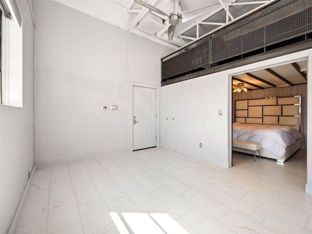 215 N Walton Street 2, Dallas, TX 75226