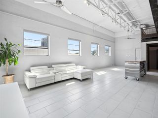 215 N Walton Street 2, Dallas, TX 75226