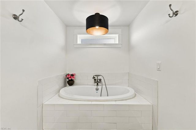 1135 Little Bay AVE, Norfolk, VA 23503