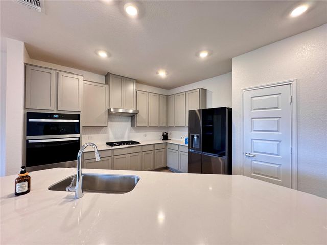 1709 River Plateau DR, Leander, TX 78641