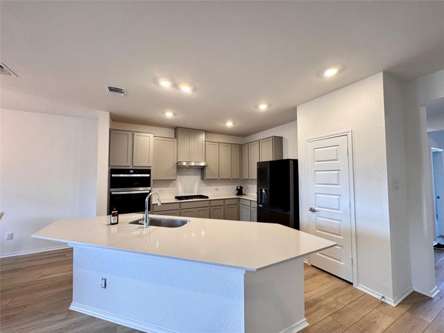 1709 River Plateau DR, Leander, TX 78641