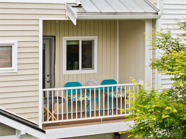 5305 Military Road E #A, Tacoma, WA 98446