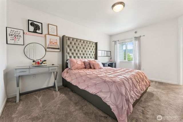 5305 Military Road E #A, Tacoma, WA 98446