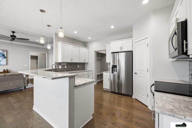 1426 E 9th Street, Hickman, NE 68372