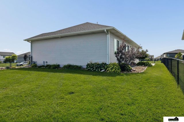 1426 E 9th Street, Hickman, NE 68372