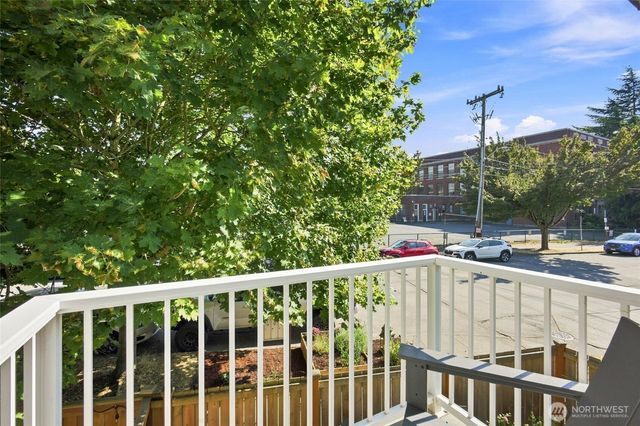 6800 Oswego Place NE, Seattle, WA 98115
