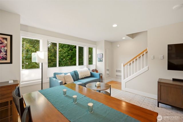 6800 Oswego Place NE, Seattle, WA 98115