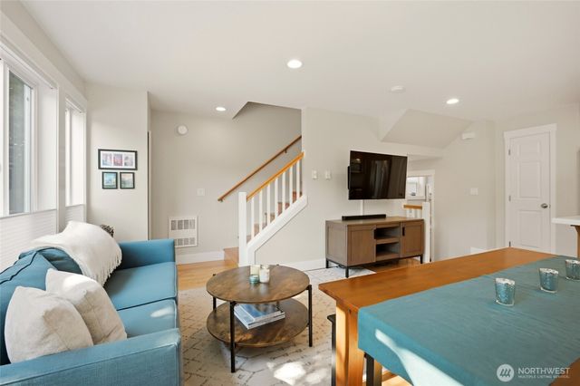 6800 Oswego Place NE, Seattle, WA 98115