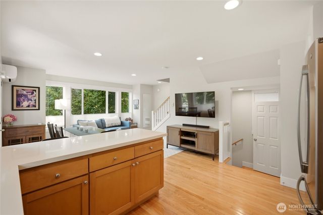 6800 Oswego Place NE, Seattle, WA 98115