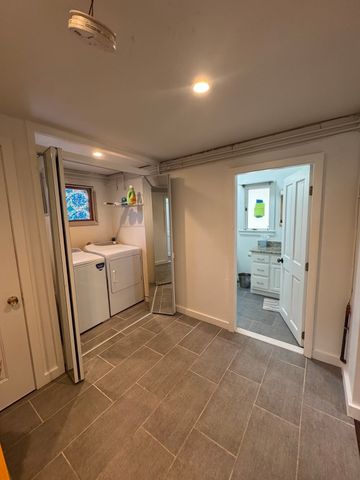 8 Calvin St, Ayer, MA 01432