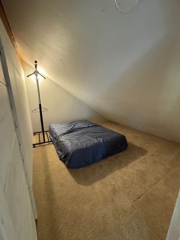 8 Calvin St, Ayer, MA 01432