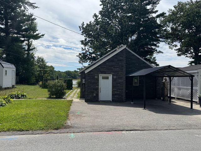 8 Calvin St, Ayer, MA 01432