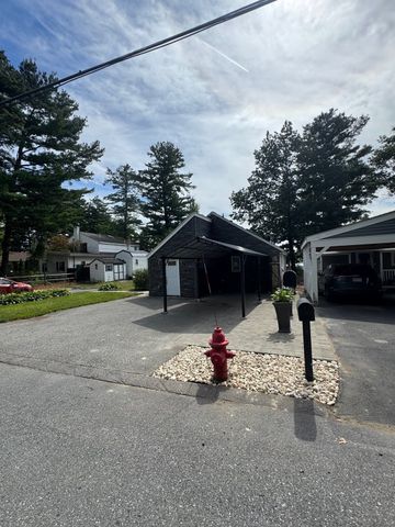 8 Calvin St, Ayer, MA 01432