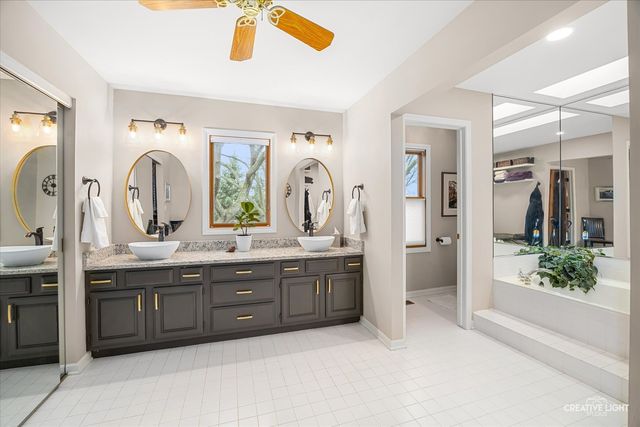 3 Rochester Court, Algonquin, IL 60102