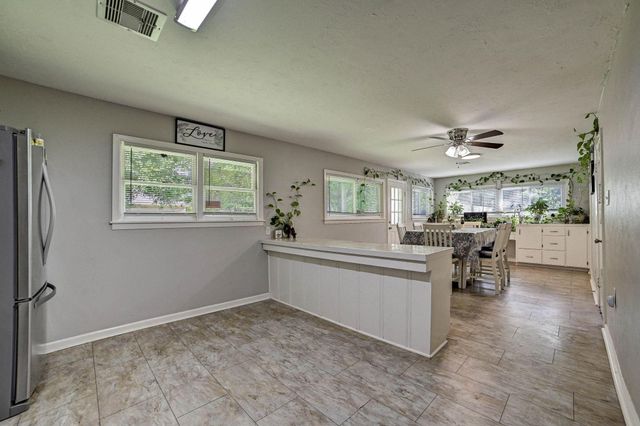 1 4th Avenue N, Texas City, TX 77590