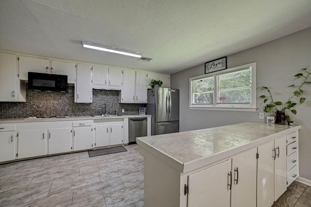 1 4th Avenue N, Texas City, TX 77590