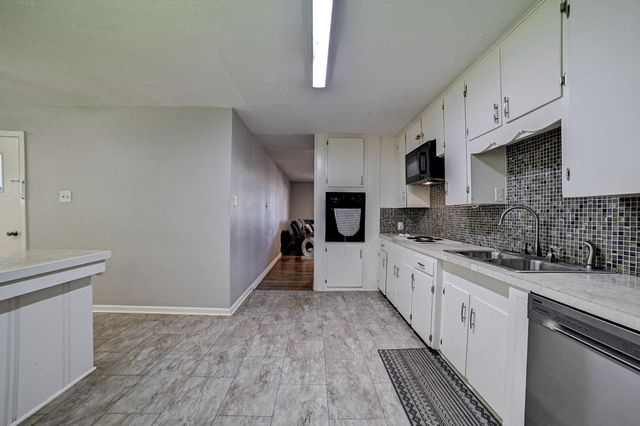1 4th Avenue N, Texas City, TX 77590