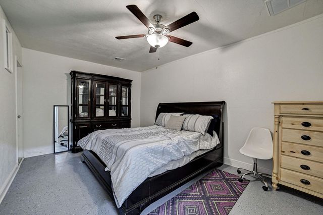 1 4th Avenue N, Texas City, TX 77590