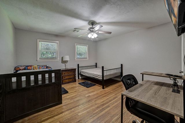 1 4th Avenue N, Texas City, TX 77590