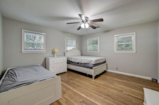 1 4th Avenue N, Texas City, TX 77590