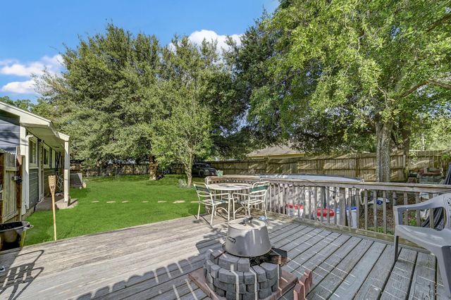1 4th Avenue N, Texas City, TX 77590