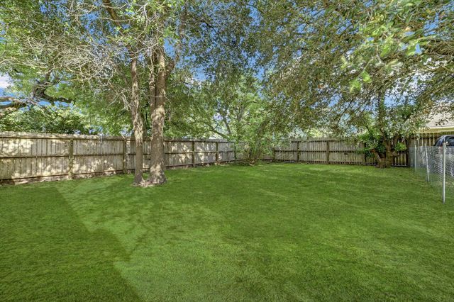 1 4th Avenue N, Texas City, TX 77590