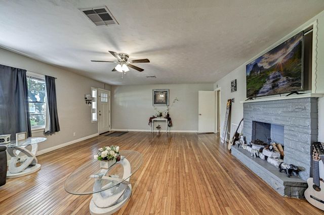 1 4th Avenue N, Texas City, TX 77590