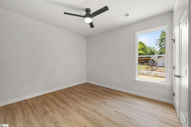 223 Oak Street, Clinton, SC 29325