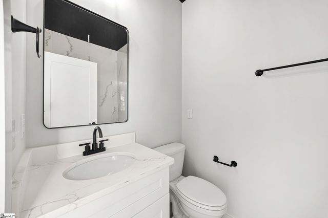223 Oak Street, Clinton, SC 29325