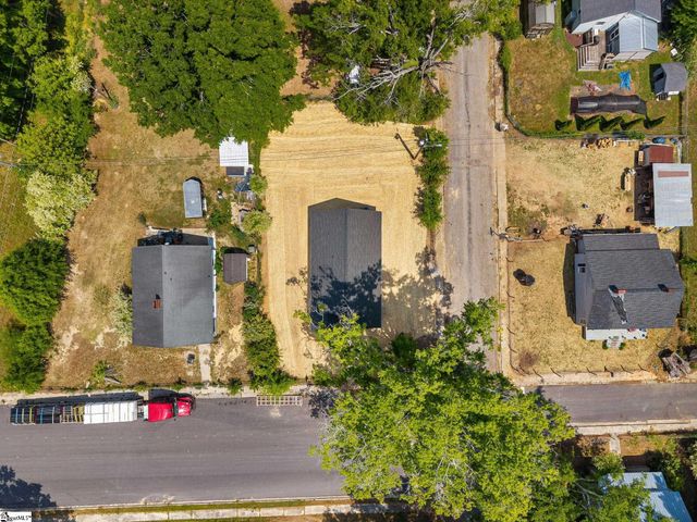 223 Oak Street, Clinton, SC 29325
